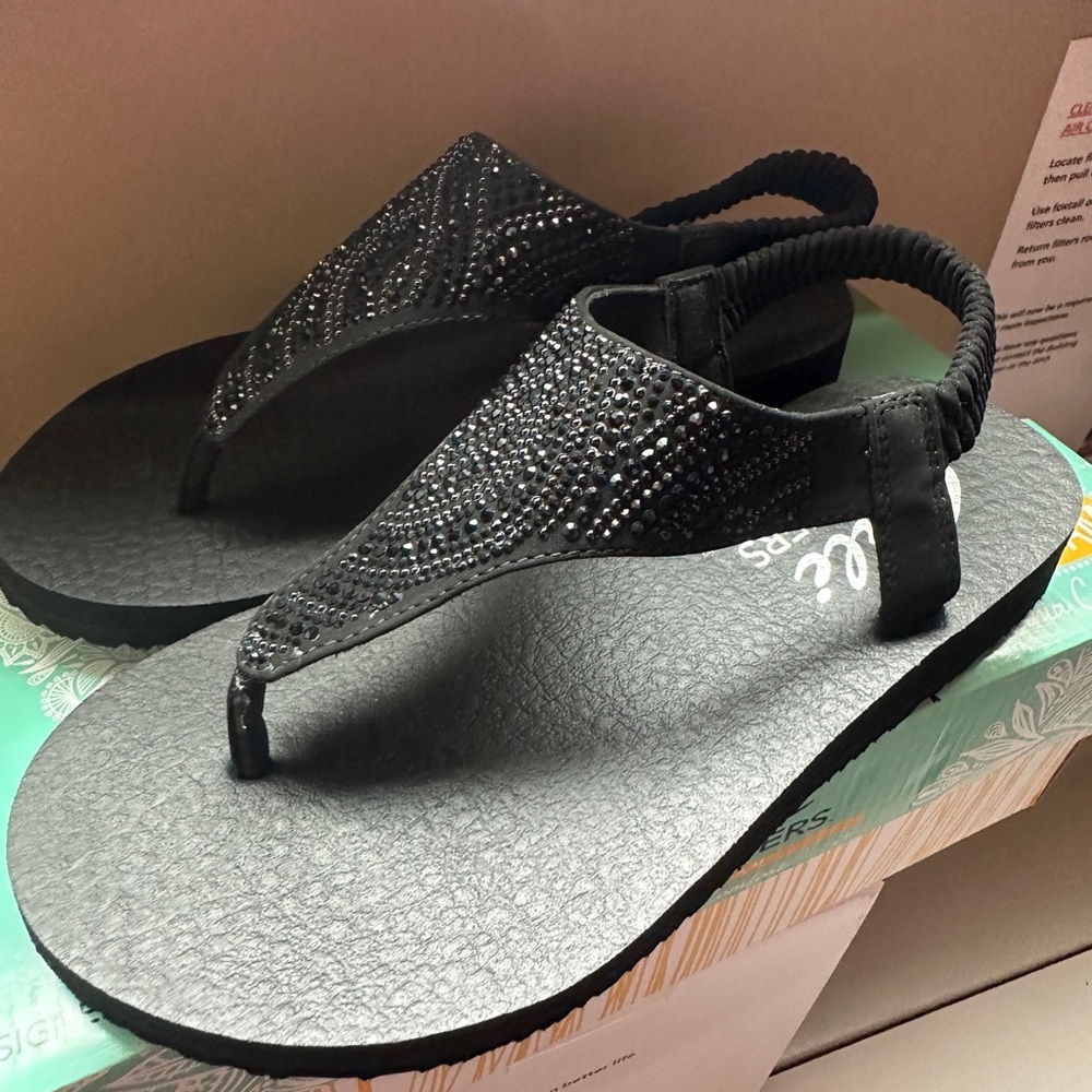 NWT Skechers Yoga Foam Meditation Black Rhinestone Women's Sandal - Picture 11 of 11